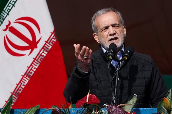 Irán advierte a EE.UU. sobre el bloqueo total antes de negociar