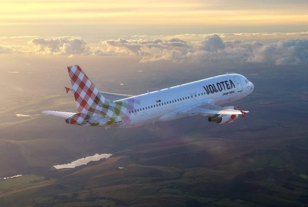 Se constituye la mesa negociadora para el primer convenio colectivo de tripulantes de cabina de Volotea