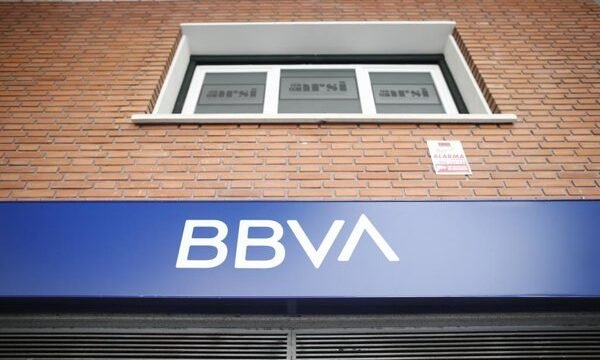 Alpek anuncia utilidad de 259.8 millones hasta septiembre y revisa al alza sus perspectivas económicas