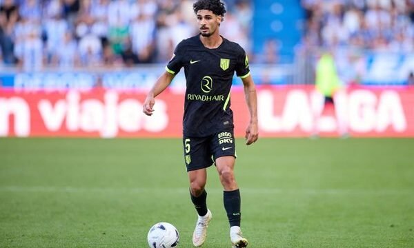 El Almería busca mantener su liderazgo frente al Oviedo en la Segunda División y el Sporting desafía a Castellón en busca de consolidar sus aspiraciones