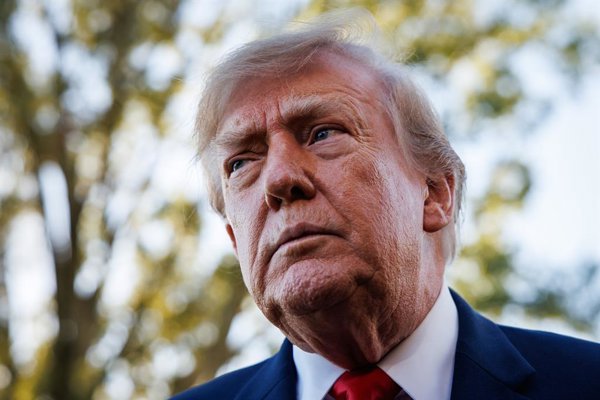 Tribunal en Estados Unidos ordena a Trump declarar antes del 11 de diciembre en caso por difamación contra la BBC