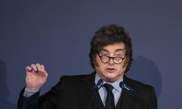 La coalición saudí neutraliza tres misiles hutíes dirigidos a Riad y Jamis Mushait