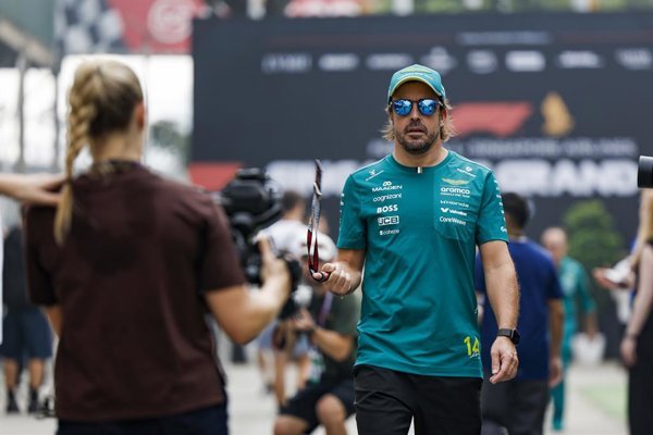 Fernando Alonso expresa optimismo moderado respecto al rendimiento de la próxima temporada de Fórmula 1 en Estados Unidos