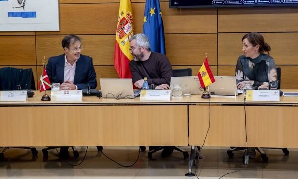 Médicos especialistas sin título: la frágil anomalía que sostiene el sistema de salud en el interior