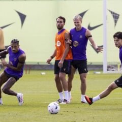 Flick enfrentará su primer Clásico contra Mourinho con incertidumbre en la línea defensiva