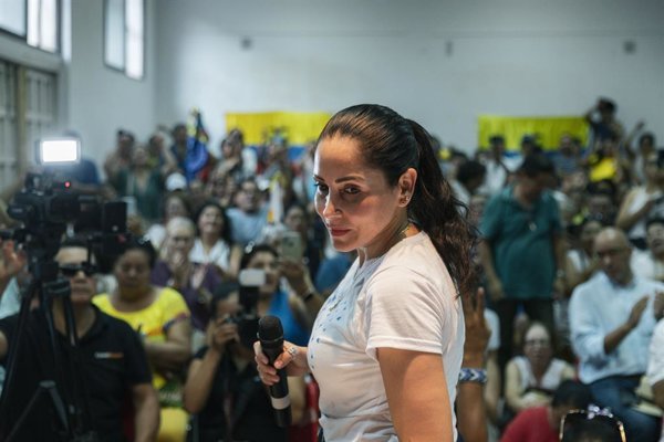 Ecuador: prisión preventiva para la excandidata presidencial Luisa González por supuesto lavado de activos