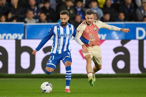 El Alavés logra un empate que impide la primera victoria del Málaga en la temporada