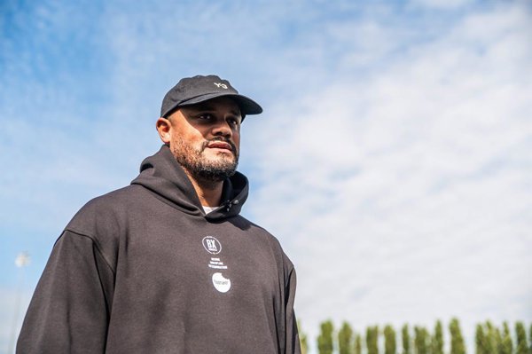 Vincent Kompany se encuentra estable y estará de baja varias semanas tras desmayarse durante un entrenamiento