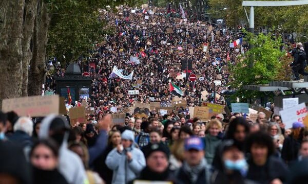 Francia: Jordan Bardella continúa como presidente de la Agrupación Nacional de Le Pen