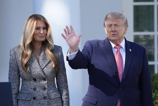 Estados Unidos: Trump realiza votación anticipada en Florida y critica a los demócratas antes de las elecciones de medio mandato