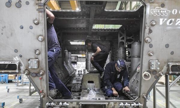 Aprobación pendiente de un cambio legal en la Diputación Permanente o en 2027 para la exención fiscal de la subida del SMI