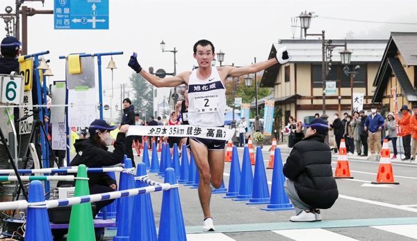 Henderson y Kawano consiguen nuevos récords mundiales en maratón de marcha en Takahata