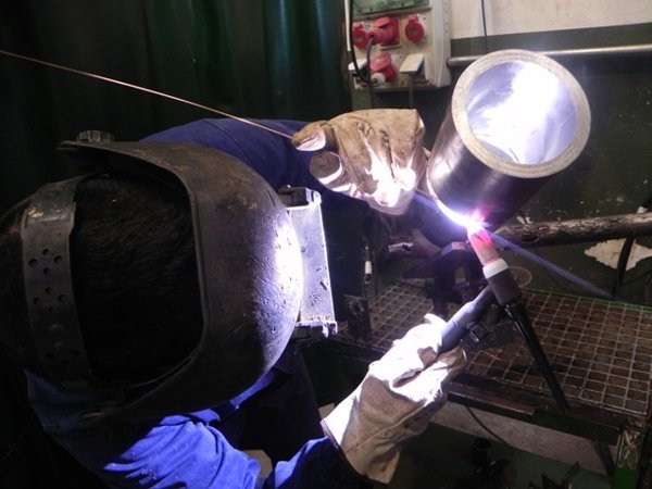 Trabajador metalúrgico en Guipúzcoa gana un 30% más por hora que un ingeniero en Cuenca