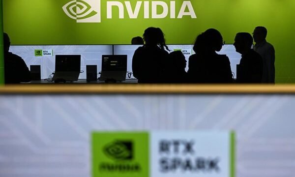Agricultores españoles movilizan tractores hacia Madrid para denunciar crisis sectorial