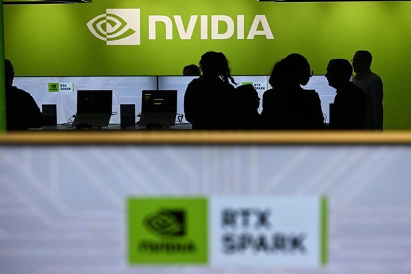 Nvidia establece alianzas estratégicas con bancos, empresas de telecomunicaciones y fabricantes de automóviles para potenciar su inteligencia artificial