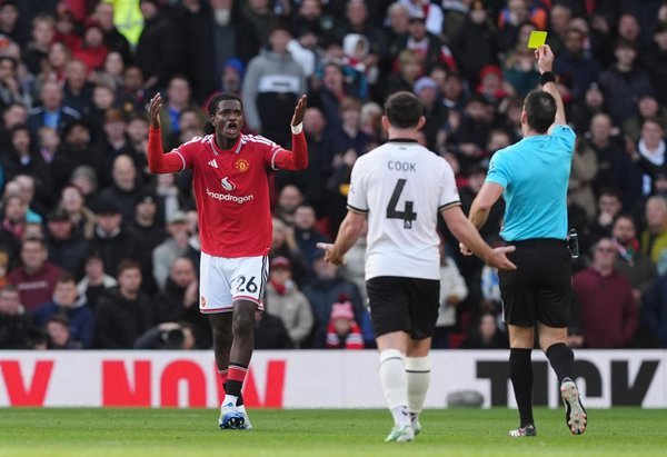 Bournemouth intensifica la crisis del Manchester United y Liverpool logra su primer triunfo en Anfield