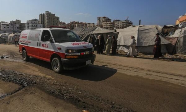 Hutíes de Yemen afirman haber atacado con misiles el aeropuerto de Riad y plantas petroleras saudíes