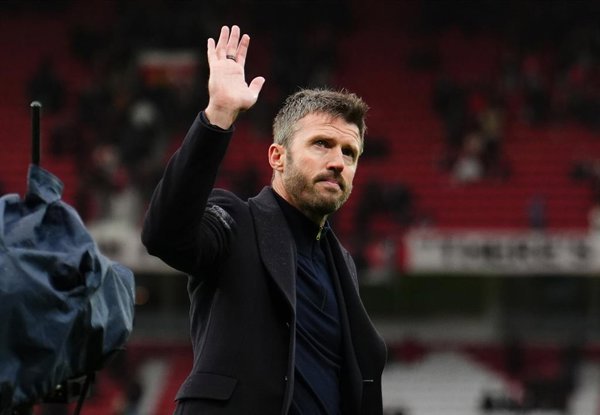 Directiva del Manchester United evalúa en reunión el futuro de Michael Carrick como parte del equipo técnico