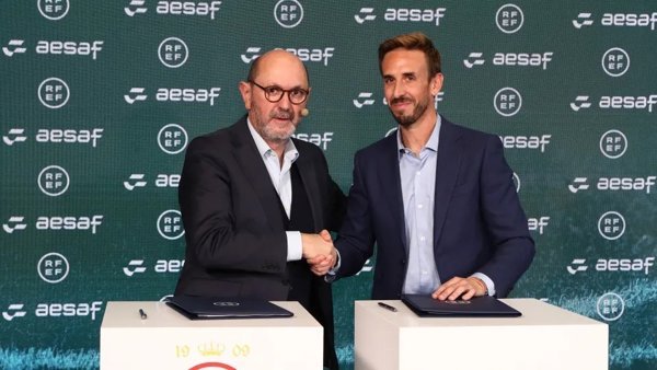 Carlos Alcaraz disfruta su primera participación en el torneo de Viena