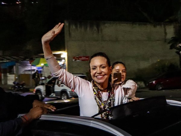 María Corina Machado sostiene encuentro con más de cien familiares de presos políticos tras su regreso a Venezuela