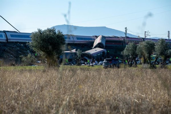 Maquinistas de Renfe convocan huelga para mañana y expresan condolencias por las víctimas de Urda