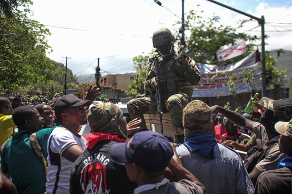 Presidente de El Salvador y primer ministro de Haití coordinan esfuerzos para liberar a cuatro militares salvadoreños secuestrados