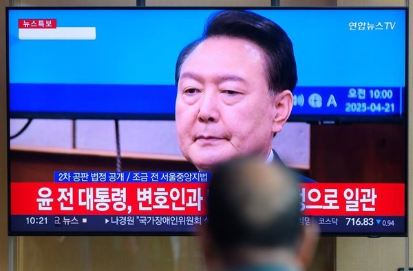 Fiscalía solicita nuevamente la pena de muerte para el expresidente Yoon Suk Yeol por declaración de estado de emergencia