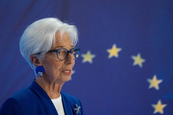 El Banco Central Europeo pospone para diciembre el aumento de tasas y mantiene las actuales en su reunión de este jueves, según analistas