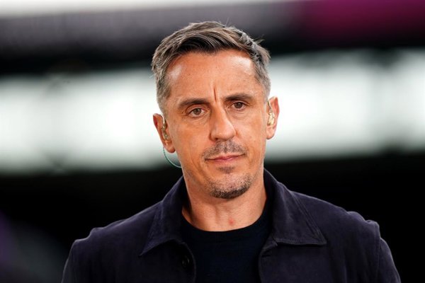 Exfutbolista inglés Gary Neville pide a los Glazer que vendan y abandonen el Manchester United