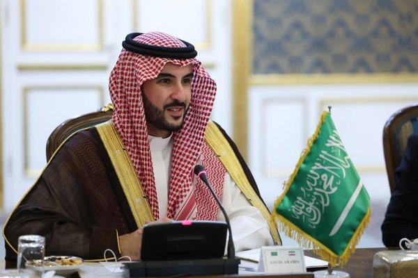 Arabia Saudí discute con Robles y líderes de la OTAN fortalecer colaboración militar ante ataques hutíes