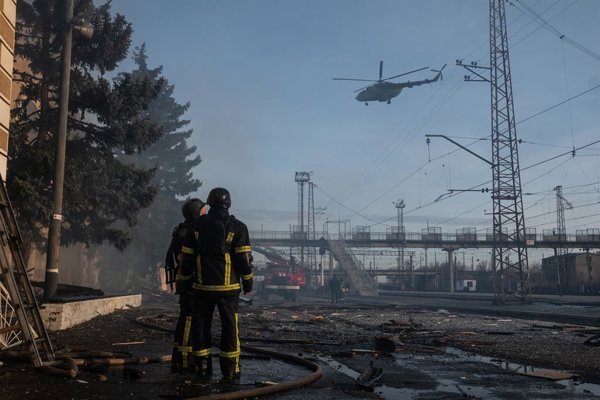 ONU condena ataque ruso con víctimas en tren en Dnipro y advierte sobre riesgos del invierno