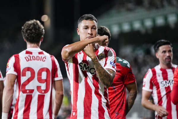 El Castellón busca mantener su liderato en LaLiga Hypermotion ante el enfrentamiento directo entre Almería y Eibar