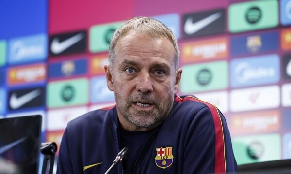 El FC Barcelona realiza entrenamiento sin Koundé y rinde homenaje a Olmo por sus 100 partidos