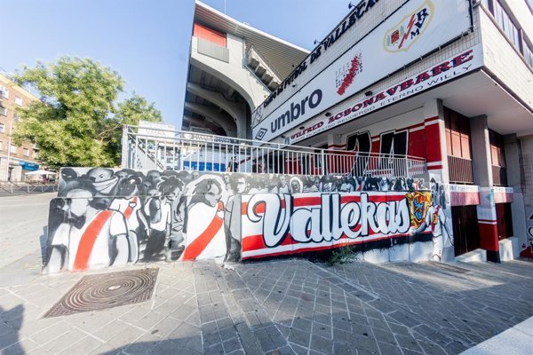 El Rayo Vallecano restaurará la franja en su camiseta y busca fortalecer su vínculo con los aficionados