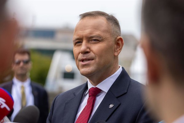 Polonia: Nawrocki logra acceder a la sede del Tribunal Constitucional tras bloqueo de la nueva presidenta