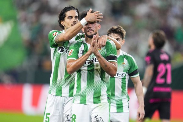 El Betis continúa sorprendiendo y el Rayo celebra en Vallecas