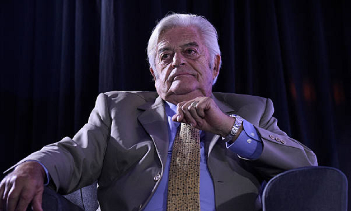 El expresidente Luis Alberto Lacalle Herrera hablando durante una presentación política.