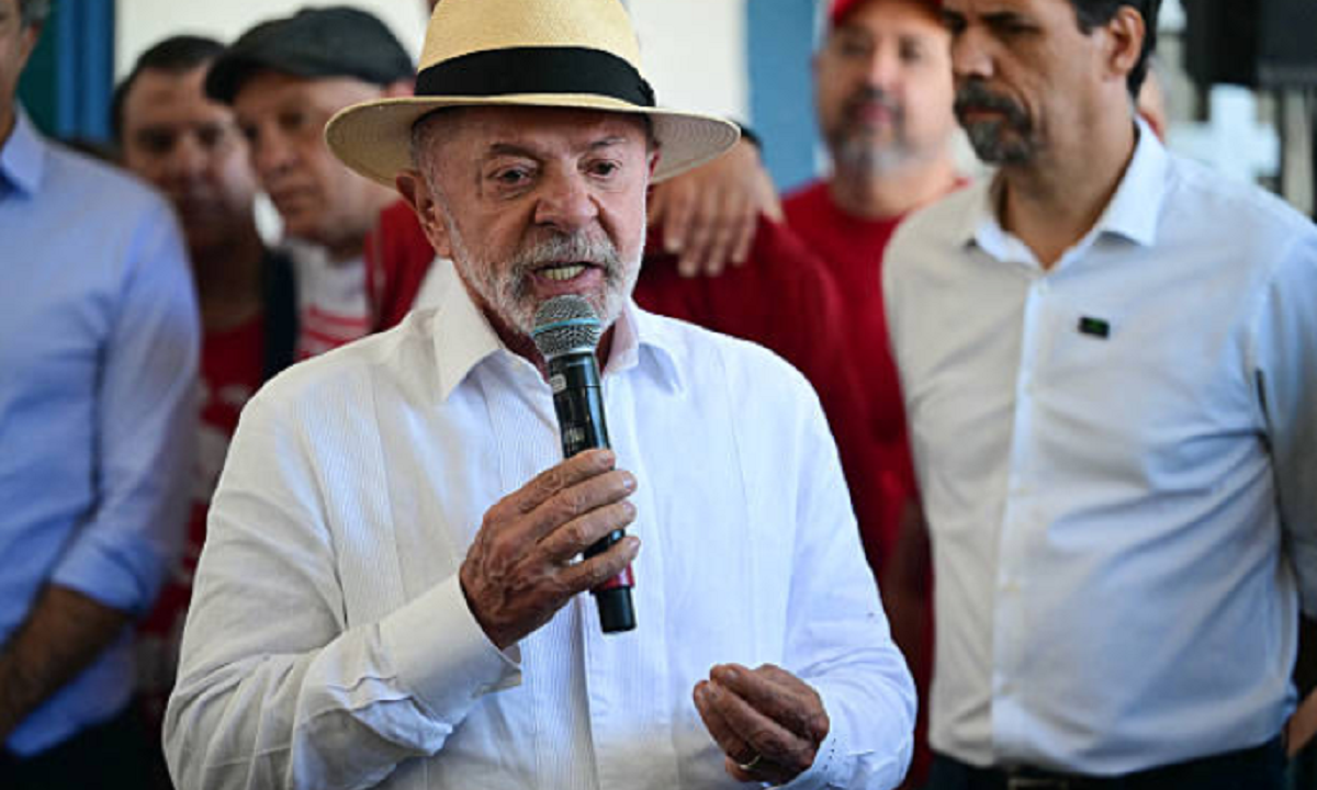Luiz Inácio Lula da Silva y Flávio Bolsonaro en imágenes compuestas.