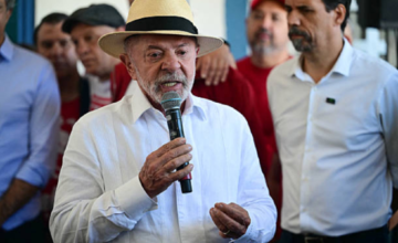 Luiz Inácio Lula da Silva y Flávio Bolsonaro en imágenes compuestas.