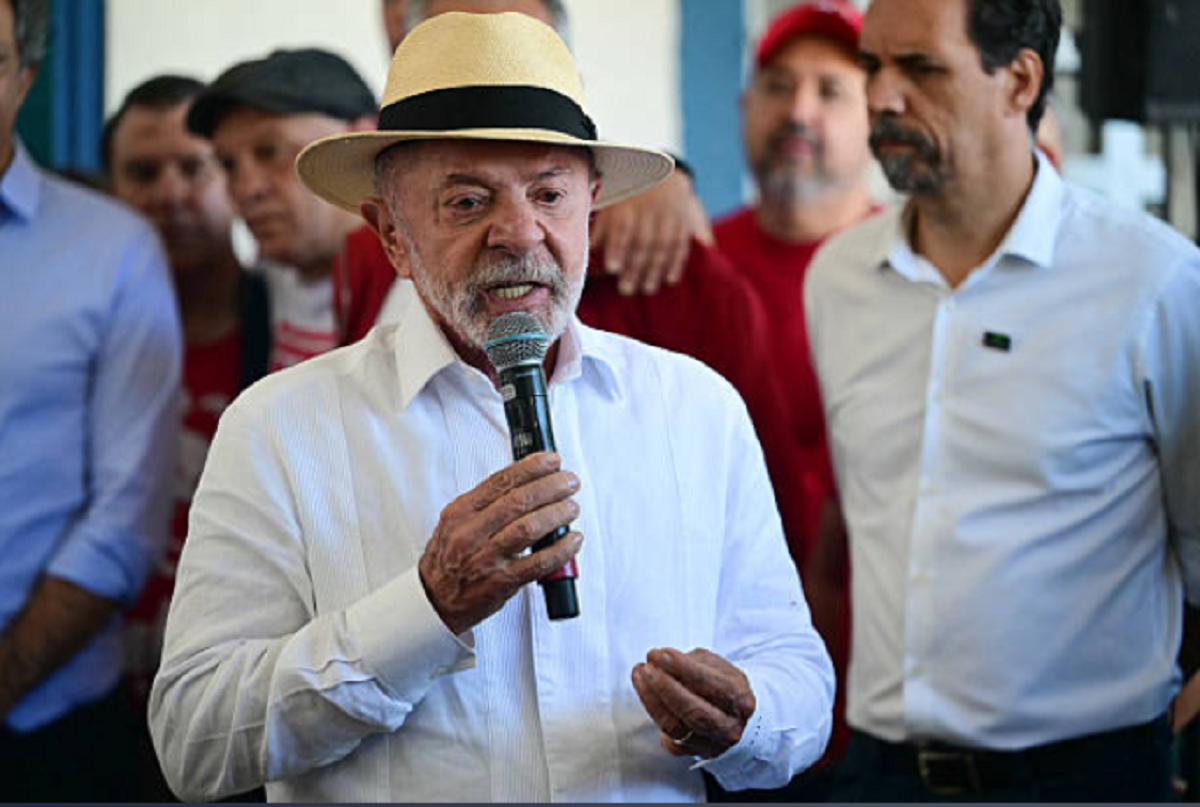 Luiz Inácio Lula da Silva y Flávio Bolsonaro en imágenes compuestas.