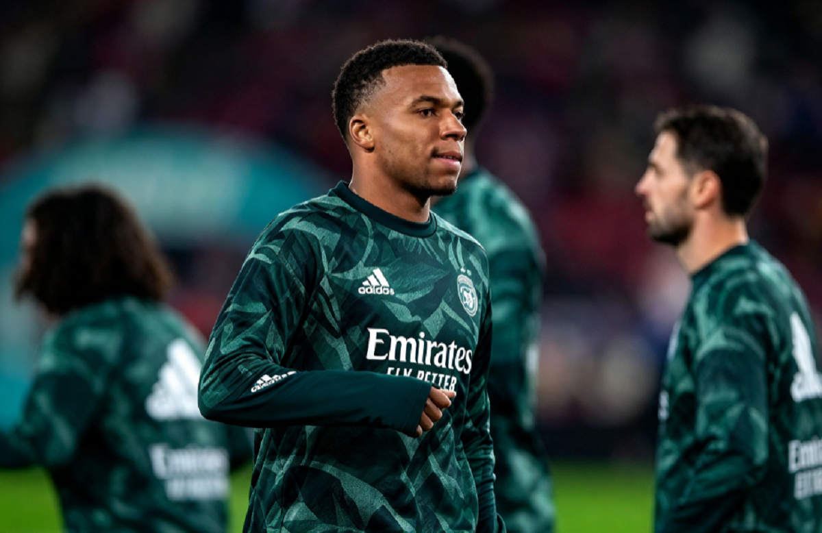 Mbappé se disculpa tras comentarios sobre Mao Zedong que llevaron a la suspensión de LaLiga en China.