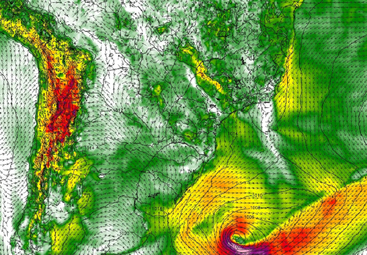 Mapa meteorológico que muestra la formación del ciclón extratropical frente a Uruguay.