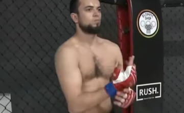El luchador de artes marciales mixtas Farhod Rahimzoda durante un entrenamiento.