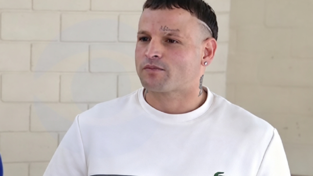 Moisés Martínez durante la entrevista concedida desde el centro penitenciario.