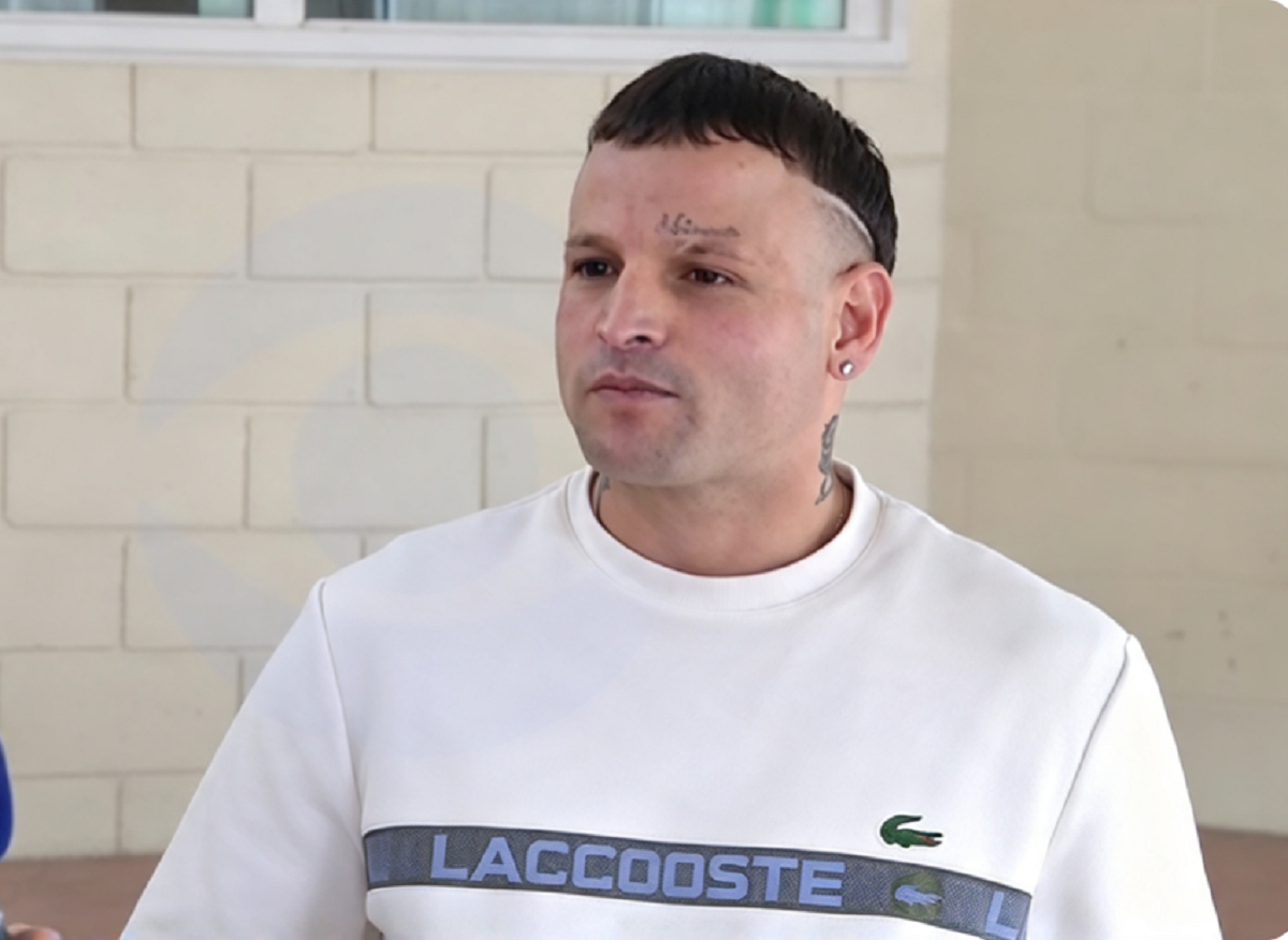 Moisés Martínez durante la entrevista concedida desde el centro penitenciario.