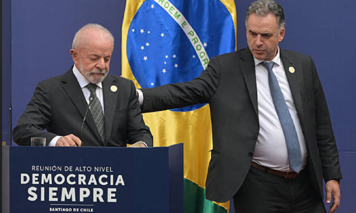 Yamandú Orsi y Luiz Inácio Lula da Silva durante una reunión bilateral en la ONU.