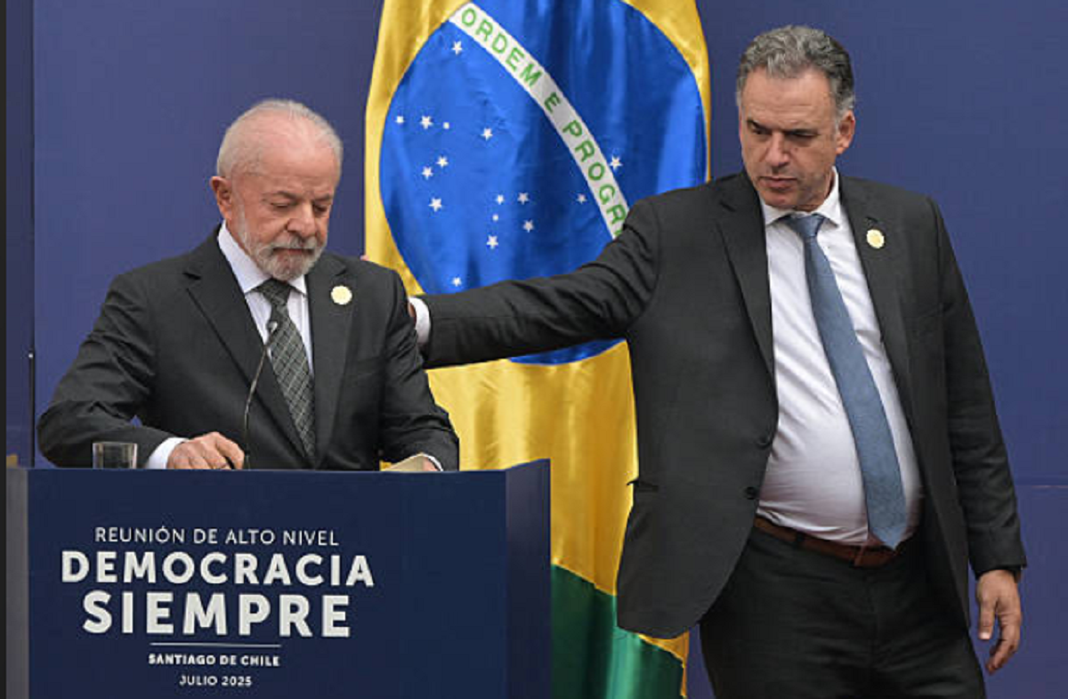 Yamandú Orsi y Luiz Inácio Lula da Silva durante una reunión bilateral en la ONU.