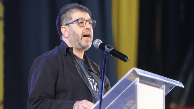 Fernando Pereira dirigiéndose al plenario en el cierre del VIII Congreso del Frente Amplio.