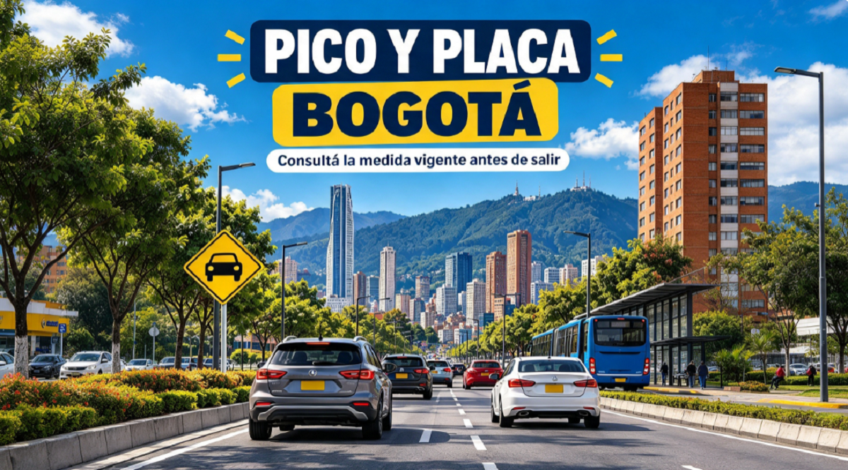 Flujo de vehículos transitando por una avenida principal de Bogotá durante la jornada.