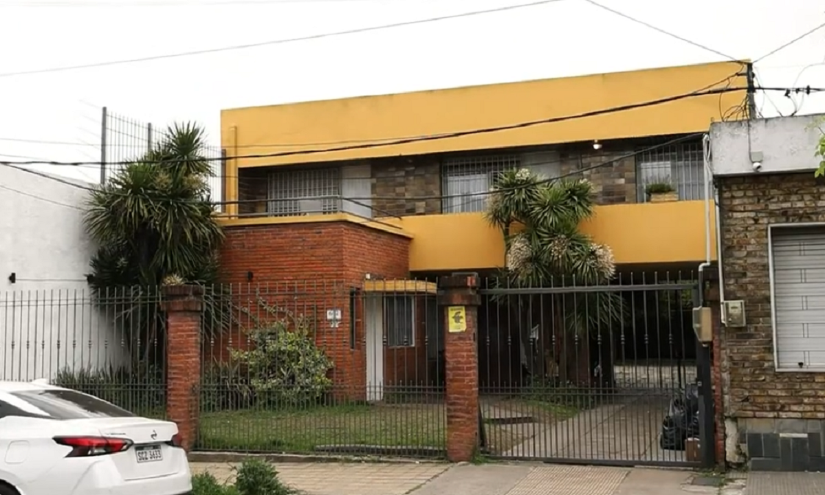 Fachada del centro de protección infantil Los Tulipanes del INAU en Las Piedras.